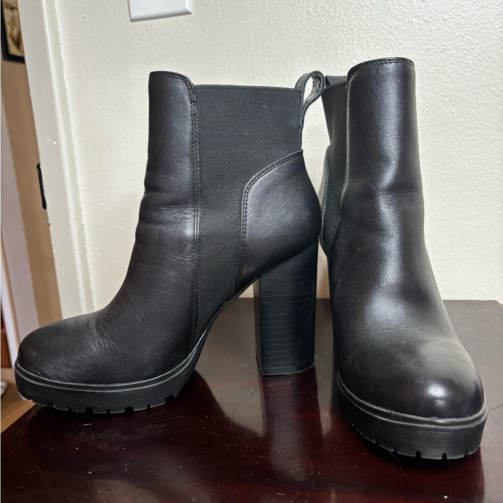 Steve Madden heeled booties!